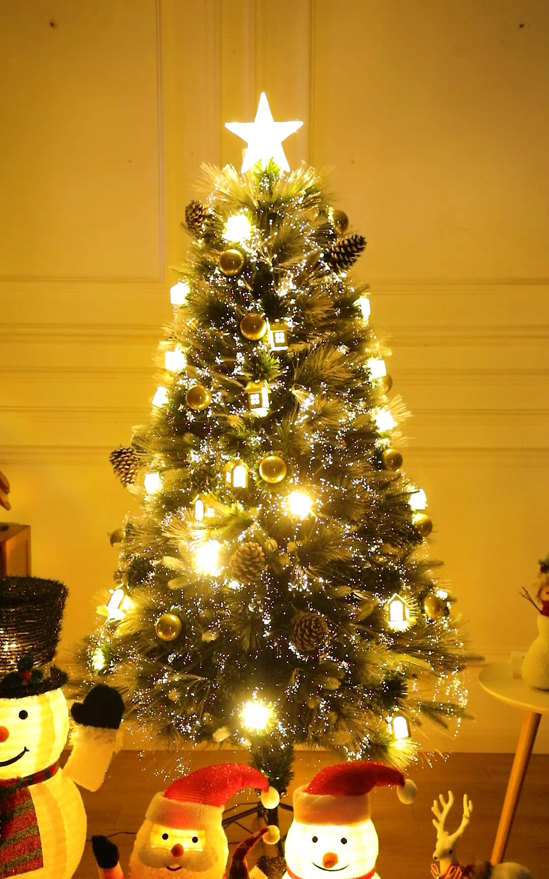 Árbol de Navidad Aldea Encantada Estrellado con Fibra Óptica – Colección Exclusiva de Lujo · Edición Limitada