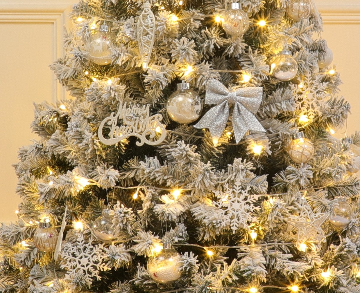 Árbol de Navidad Galaxia Nevada Flocked | Kit Decorado con Detalles Exclusivos · Edición de Lujo Top Configuración
